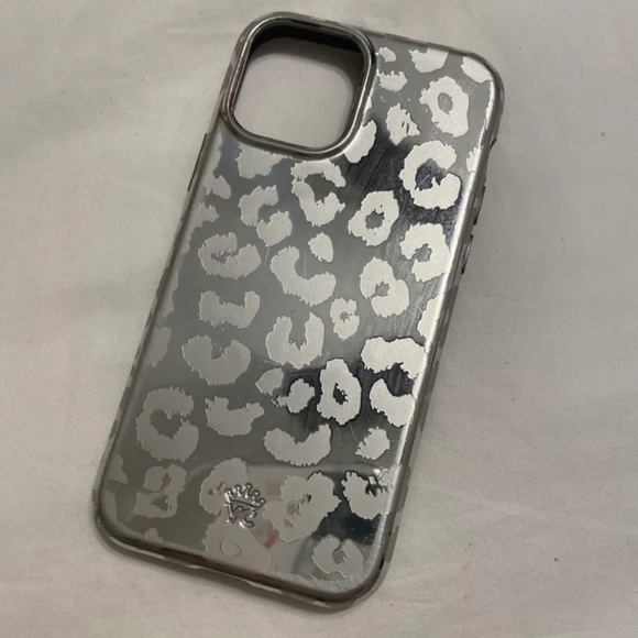 Phone case - Picture 1 of 3